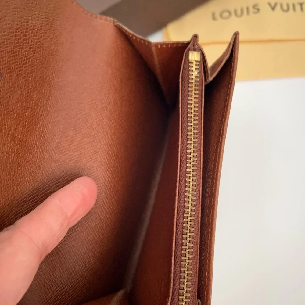 LV Portomone Vietresor Monogram Wallet Great Condition /Box and Dust Bag - Picture 7 of 16
